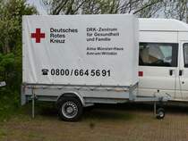 Pritschen Planen Anhänger des Deutsches Rotes Kreuz DRK Zentrum für Gesundheit ALMA MÜNSTER HAUS in Wittdün auf der Insel Amrum am 09.05.2015