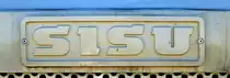 SISU, Schriftzug an einem LKW, die Fahrzeugbaufirma in Finnland besteht seit 1931, Mai 2015