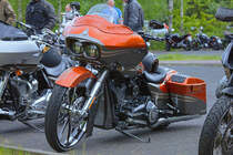 Eine etwas anders aussehende Harley war ständiger Begutachtung ausgesetzt. - 14.05.2015
