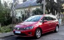 VW Golf Sportsvan  Sunset Red Metallic . Foto: 07.04.2015