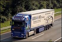 Dieser DAF XF.105 bringt seine Fracht durch das Sauerland in Richtung Norden. (25.09.2008)
