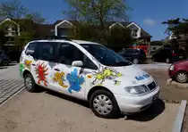 SEAT Alhambra des Mukoviszidose ev mit Airbrush Keime,Viren geparkt an der Klinik auf Amrum 17.05.2015