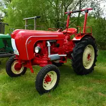 wie gerade vom Fertigungsband gerollt: Porsche Diesel bei der Oldtimerausstellung in Hainzell im Mai 2015