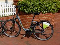 E-Bike KALKHOFF Vermieter movelo Schleswig Holstein Norddorf auf Amrum 19.05.2015
Ein Land, zwei Meere. Hoher Himmel und weites Wattenmeer, feinsandige Strände und wildromantische Steilufer: In Schleswig-Holstein können Radler von der Nordsee- an die Ostseeküste fahren und auf dem Weg viel erleben.