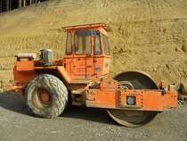 Hamm 2411 SD eingesetzt bei Arbeiten an der N11 in Luxembourg zwischen Altrier und Graulinster (19.04.2009)