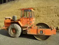 Hamm 2411 SD eingesetzt bei Arbeiten an der N11 in Luxembourg zwischen Altrier und Graulinster (19.04.2009)