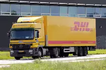 Mercedes LKW in Amsterdam am Flughafen 20.5.2015