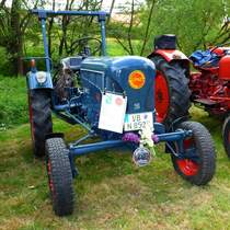 Lanz D1616 steht in Hainzell im Mai 2015