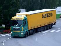 MAN der Fa. Gartner beim Befahren einer Umleitung in RIED i.I.; 080927