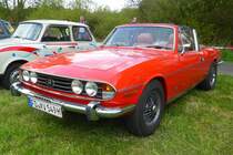 =Triumph Stag in Rechtslenkerausführung steht bei der Oldtimerausstellung in Hainzell im Mai 2015 