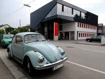 VW-Käfer 1300, im Bereich moderner Architektur; 150522
