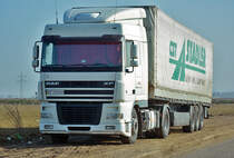 DAF XF 105.480 aus der Ukraine im Industriegebiet Euskirchen-Silberberg - 16.02.2015