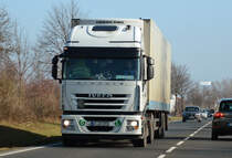 Iveco Stralis mit Kühlkofferauflieger bei Rheinbach - 12.02.2015