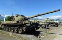 Panzer 61, erster in Serie gebauter Kampfpanzer der Schweiz, gebaut von 1961-65, 10,5cm Kanone, 630PS, Vmax.55Km/h, 1995 aus der Schweizer Armee ausgemustert, Panzermuseum Thun, Mai 2015