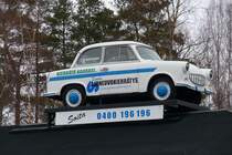 Ein Trabbi auf einem Tankstellendach in Finnland, 14.3.13

Ob wohl wirklich  der  Raikonen damit gefahren ist?