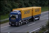 Ein MAN TGA 18.440 des Logistiker DACHSER bringt seine Fracht bei Ldenscheid in Richtung Norden. (26.09.2008)
