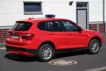 Kommandowagen (KdoW) der Freiwilligen Feuerwehr Kempen, genutzt durch den Wehrführer.

Fahrgestell: BMW X3

Ausbau: Fahrzeugbau Kevelaer GmbH

Baujahr: 2014

Am 21.05.2015 zwecks Fototermin aufgenommen 