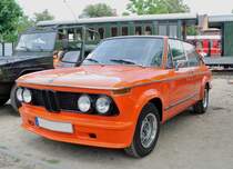 BMW 2000 Touring, Hier in Schierwaldenrath  Schiene trift Strasse  am 24.Mai 2015