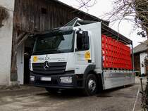 ATEGO-1824, eines Getränkehändlers, randvoll gefüllt mit  Kaiser-Bier  Kisten; 150312
