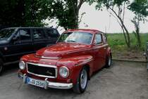 Volvo B18, Hier in Schierwaldenrath  Schiene trift Strasse  am 24.Mai 2015