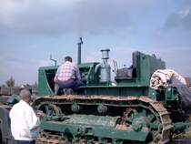 Start der T100 Raupe beim Feldtag in Klaffenbach