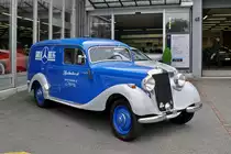Mercedes Benz 170 V aus den 50er Jahren vor einer Garage. Die Aufnahme stammt vom 08.06.2015.