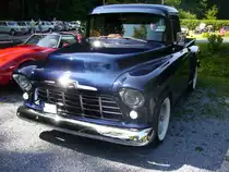 Chevrolet Cameo. 1955 - 1958. Der von Chuck Jordan gezeichnete Cameo war im Stil der Chevrolet PKW gezeichnet und sollte ein einheitliches Bild in der Chevrolet Modellpalette wieder spiegeln. Die Cameo Modelle waren grundsätzlich mit V8-motor, Automatikgetriebe und einem luxuriöserem Interieur, als die  Arbeitstiere  von Chevy, Ford und Dodge ausgestattet. Oldtimertreffen Schwarzwaldhaus im Neandertal am 07.05.2015.