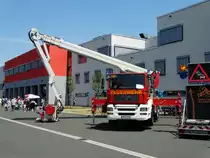 MAN TGM Teleskoparm (Florian Hanau 1-38-1) der Feuerwehr Hanau Mitte am 07.06.15 beim Tag der Offenen Tür