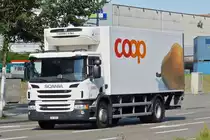 . Scania P 360 K�hllaster von COOP aufgenommen in den Stra�en von Z�rich. 06.06.2015