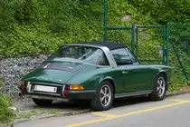 . Porsche 911 S Targa, abgestellt am Straßenrand.  06.06.2015