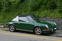 . Porsche 911 S Targa, gesehen am Straßenrand.  06.06.2015