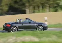 Audi TT Cabrio mitgezogen auf der K11, von Übach-Palenberg nach Herzogenrath unterwegs. Aufgenommen am 1.Mai 2015