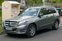 Mercedes-Benz GLK 350 CDI 4matic, Palladiumsilber, Stoff / Leder schwarz, Panoramadach, Klimaautomatik, Comand online, EDW mit Innenraumabsicherung, Sportpaket Interieur, Anhängezugvorrichtung, Scheiben getönt ab B-Säule, Dachhimmel Stoff schwarz, Chrompaket Exterieur, Sitzheizung, 360°-Kamera, Aktiver Parkassistent mit Parktronic, Easy Pack-Heckklappe, Kraftstofftank vergrössert, Intelligent Light System ( ILS ); Hohen Neuendorf, 2015-05-17