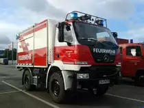 Mercedes-Benz Unimog U 20 TLF2000 der Berufsfeuerwehr Trier steht am 20.05.2015 auf dem Parkplatz eines Supermarktes