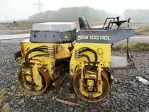 Bomag BW 100 ADL bei Arbeiten an der B51 zwischen Trier und Bitburg (09.05.2010)