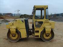 Bomag BW 141 AD auf dem Kirchberg bei Luxembourg (28.10.2007)