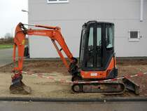 Hitachi Zaxis ZX 27 U-2 CLR am 07.11.2010 in Trier