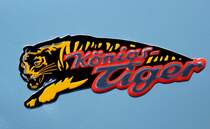 Eicher  Knigstiger , Schild an einem Oldtimer-Traktor, Juni 2015 