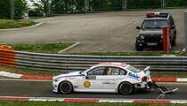 Beschádigter BMW 3 Tourenwagen der ETCC, aufgenommen am 03.05.2015.