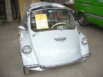 Trojan Kabinenroller. 1958 - 1965. Der Trojan ist im Grunde ein Heinkel-Kabinenroller, der in Großbritanien nach Produktionsende in Deutschland weiter gebaut wurde. Oldtimertreffen an der  Alten Dreherei  in Mülheim an der Ruhr am 20.06.2015.