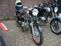 Horex Regina. 1950 - 1958. Die Regina lief in drei Hubraumgrößen vom Band. Der viertaktende 1-Zylindermotor konnte mit 248 cm³, 342 cm³ und 399 cm³ Hubraum geordert werden. Oldtimertreffen an der  Alten Dreherei  in Mülheim an der Ruhr am 20.06.2015.