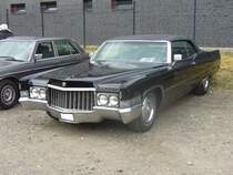 Cadillac Series 60 Special Convertible des Jahrganges 1970. Dieser Luxuscabriolet wird von einem V8-motor, der aus 7729 cm³ Hubraum 380 PS leistet, angetrieben. Oldtimertreffen an der  Alten Dreherei  am 20.06.2015.