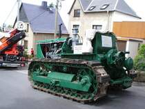 Die T100 Rape auf Stra�enfahrt. Aufgenommen beim Umzug des Heimatfestes in Adorf/erzg. 2004