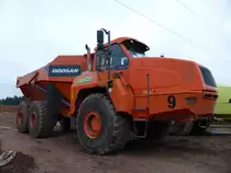Doosan DA 40 (Baujahr 2012, Leistung 360 kW, zul. Gesamtgewicht 71.000 kg) eingesetzt beim Bau der Ortsumgehung Konz-Könen, 21.06.2015