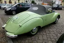 der F9 Roadster hat ein sehr langes fließendes Heck, aufällig ist auch die sehr kleine Kofferklappe. Uebigau am 27.06.2015