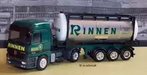 Mercedes Benz Actros L RINNEN mit SWAP Tankcontainer silber mit Chromringen 
Werbemodell von Herpa für die Spedition Aufl. 750 Stück