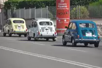 Teil eines Autokorsos mit ca. 20-25 Fiat 500 (Figueres/Spanien, 14.06.2015)