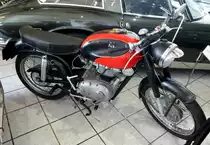 Parilla 175 Sport Speciale, Baujahr 1958, 1-Zyl.4-Takt-Motor, 171ccm und 12PS,Vmax.100Km/h, die italienische Firma baute von 1946-67 Motorr�der, Museum Fichtelberg, Aug.2014