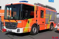 Eins von 16 neuen Hilfeleistungslöschfahrzeugen 20 der Berufsfeuerwehr Hannover.
Fahrgestell: Mercedes-Benz Econic 1830 LL 4x2
Aufbau: Magirus Lohr
Aufgenommen am 10.6.2015 bei der Interschutz 2015 in Hannover.