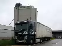 RENAULT MAGNUM-500, vor der Schenker-Niederlassung in Ried; 150524